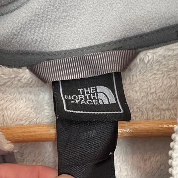 The North Face Women's Cream Teddy Jacket - Picture 4 of 8